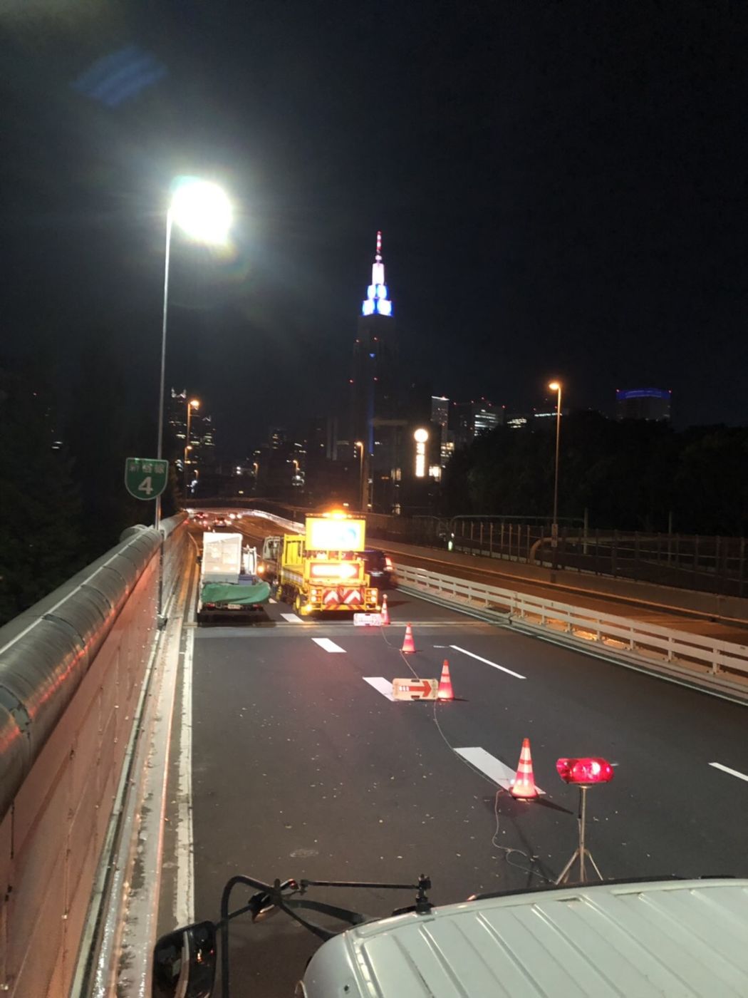 夜間の高速道路規制