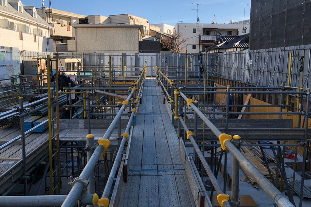 養生された仮設通路